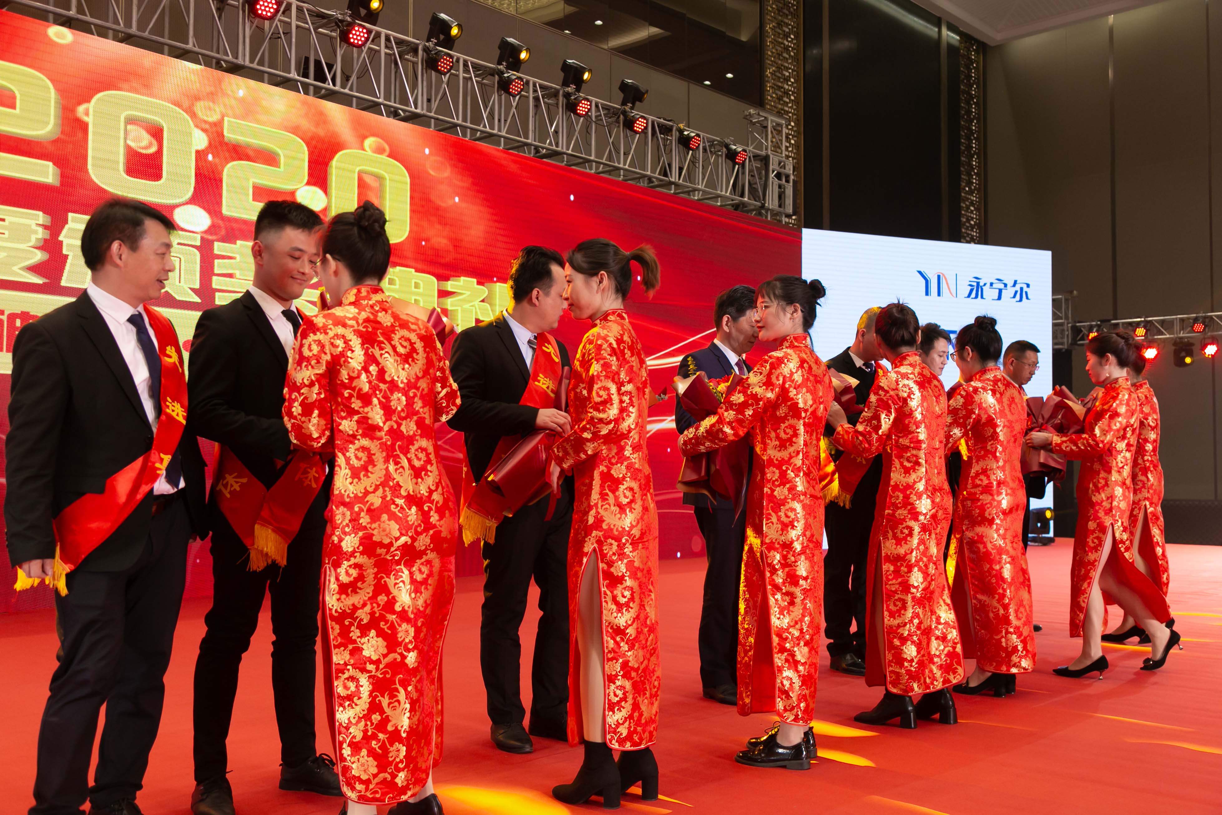 海洋之神590集团公司2020年度颁奖仪式盛放纵行_海洋之神590